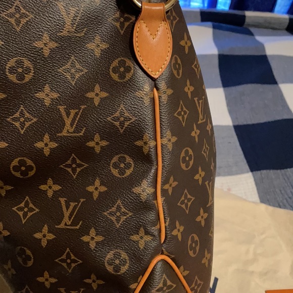 Used but in great condition show signs of wear .. - Picture 3 of 13